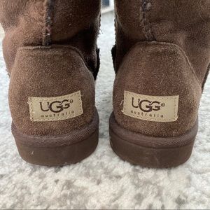 UGG Boots Classic Short Chocolate